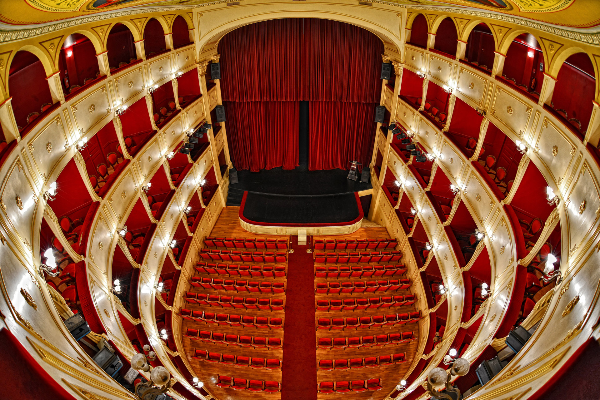 APOLLON THEATER